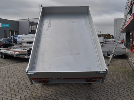 Eduard Eduard achterwaartse kipper 2700 kg bruto laadvermogen - handpomp bediening - 310x180 cm laadoppervlakte