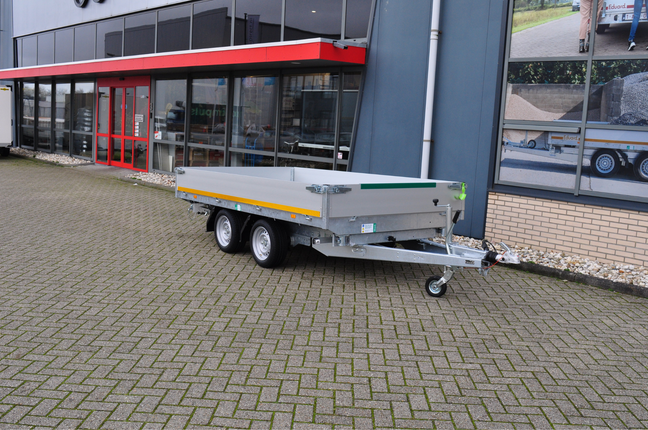 Eduard Geremde Eduard 3-zijdige kipper - 330x180 cm - 3000 kg bruto laadvermogen - elektrisch, extern laden - 63 cm laadvloerhoogte - inclusief oprijplaten & uitzetsteunen