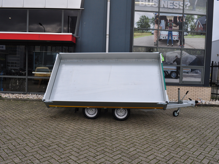 Eduard Geremde Eduard 3-zijdige kipper - 330x180 cm - 3000 kg bruto laadvermogen - elektrisch, extern laden - 63 cm laadvloerhoogte - inclusief oprijplaten & uitzetsteunen