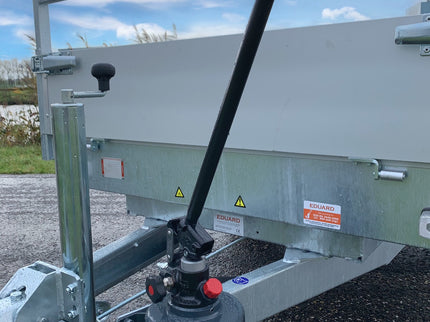 Eduard Geremde Eduard achterwaartse kipper - 256x150 cm - 1500 kg bruto laadvermogen - handpomp - 63 cm laadvloerhoogte