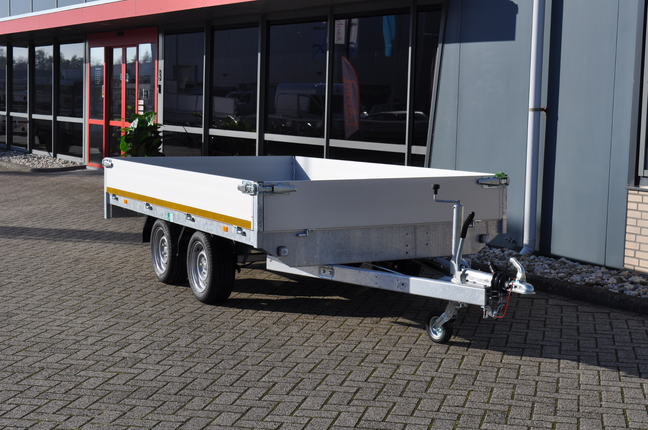 Eduard Geremde Eduard plateauwagen - 330x180 cm - 2000 kg bruto laadvermogen - 63 cm laadvloerhoogte - 30 cm borden