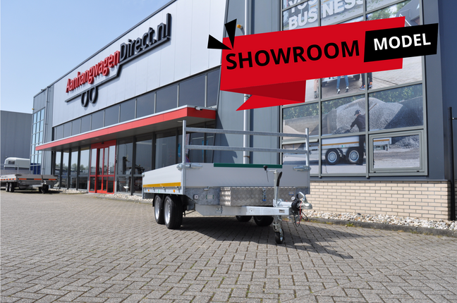 Eduard SHOWROOM MODEL geremde Eduard plateauwagen - 330x180 cm - 2700 kg bruto laadvermogen - 63 cm laadvloerhoogte - inclusief gemonteerde disselkist & voorrek