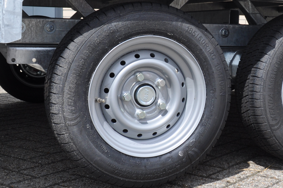 Kenda Compleet aanhanger wiel - 185/60R12C - steekmaat: 5x112 - draagvermogen: 900 kg - naafdiameter:  67 mm