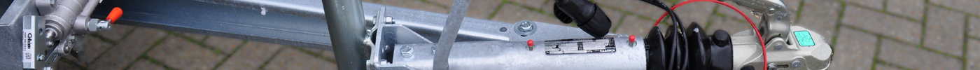 Welke oplooprem zit er op de aanhanger?
