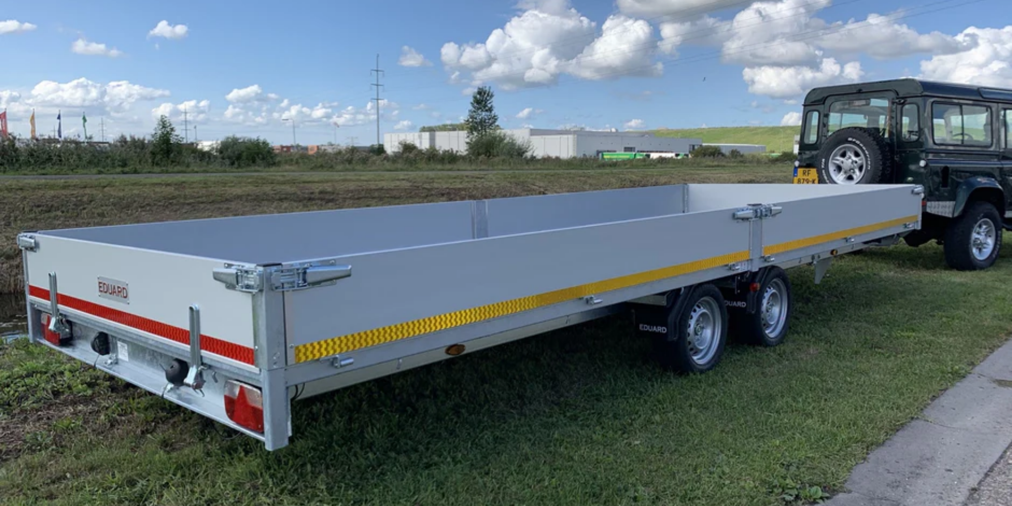 Grote plateauwagens van 5 of  6 meter lang