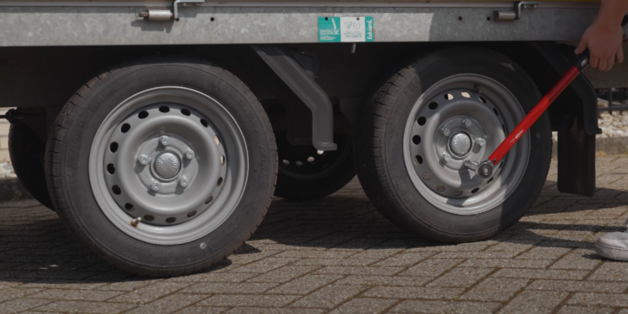 Aanhaalmoment wielbouten caravan en aanhanger