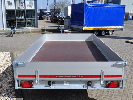 Aanhangwagendirect AWD exclusive - Geremde Eduard multitransporter - 406x200 cm - 3000 kg bruto laadvermogen - 63 cm laadvloerhoogte - 30 cm borden - inclusief oprijplaten, handlier & accessoires