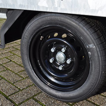 Aanhangwagendirect Compleet wiel 195/50 R13C met zwarte velg -  steek 5x112 - 900 kg - 67 mm naafdiameter