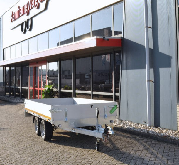 Aanhangwagendirect DEMO DEAL Eduard plateauwagen - 300x150 cm - 2000 kg bruto laadvermogen - 63 cm laadvloerhoogte - 30 cm borden - nu met gratis gemonteerd reservewiel