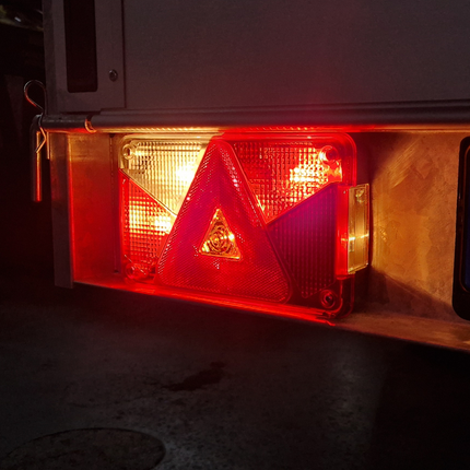 Aspock Achterlicht - Aspock Multipoint 5 - links - 5-polige connector - inclusief mistlamp