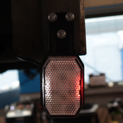 Aspock Aspock Flexipoint LED breedtelicht links - rood / wit op kleine rubber houder met 0,5m kabel