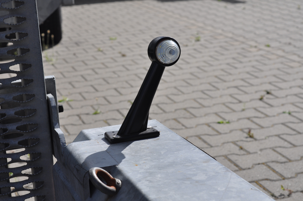 Cantonal Basic Breedtelicht Rood/Wit licht 19 cm lang in schuine hoek - 2 stuks - links en rechts - LED