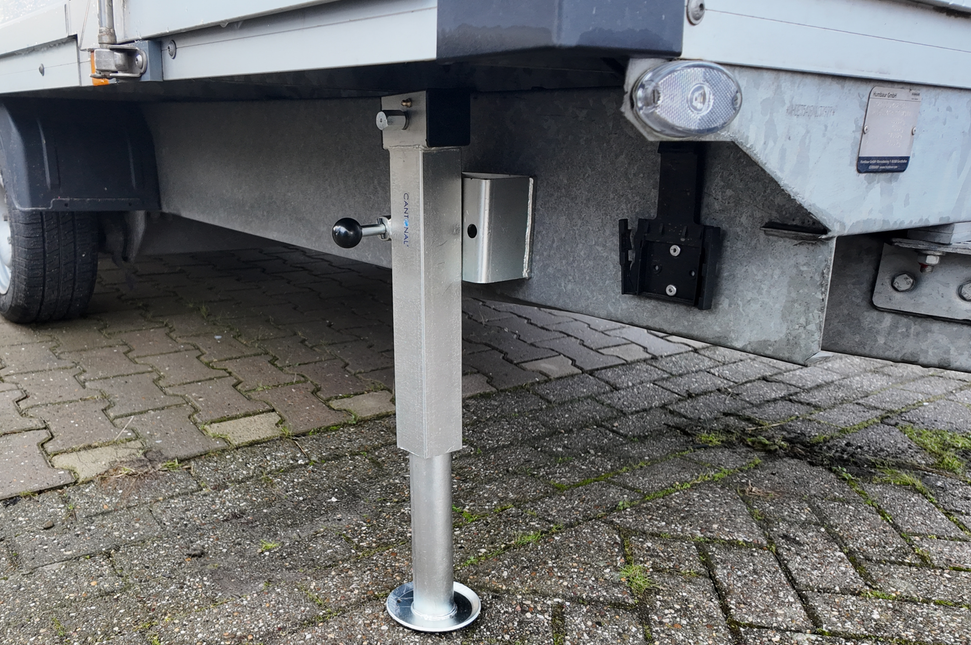 Wiltec steunpoot tot 900 kg met zijslinger, in hoogte verstelbare aanhangersteun met pedaal, parkeersteun voor caravans en aanhangers, caravansteun met borgpen