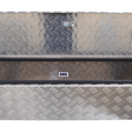 De Haan DE HAAN BOX OM - 900x250x250 mm - waterdichte en stofdichte aluminium traanplaat disselbak - voorzien van vlinderslot of t-sluiting