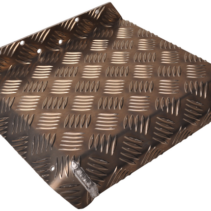 De Haan Half spatbord rechts - 310x290 mm - geschikt voor Hapert aanhanger - aluminium traanplaat materiaal