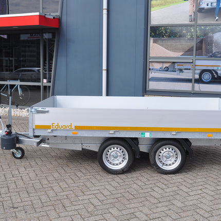 Eduard Achterwaartse kipper 310x160 cm - 2000 kg - handpomp - voorzien van 30 cm borden