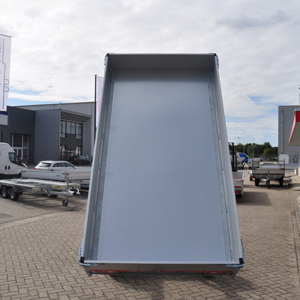 Eduard Achterwaartse kipper 310x160 cm - 2000 kg - handpomp - voorzien van 30 cm borden
