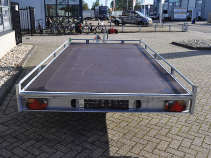 Eduard AWD exclusive Eduard autotransporter 406x200 cm - 2700 kg bruto laadvermogen - 10 cm reling - inclusief accessoire pakket van €175,-