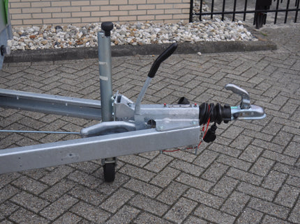 Eduard AWD exclusive Eduard plateauwagen - 310x180 cm - 2000 kg bruto laadvermogen - 63 cm laadvloerhoogte - 30 cm borden - inclusief gratis accessoires voorrek & aanhangernet