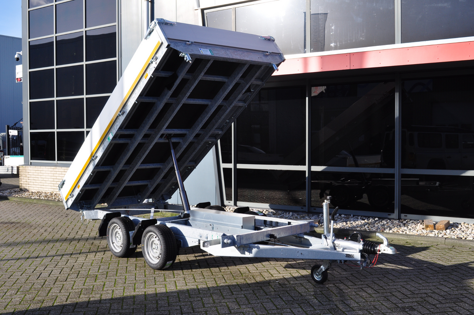 Eduard Eduard 3-zijdige kipper - 330x180 cm - 3500 kg bruto laadvermogen - elektrisch - 63 cm laadvloerhoogte - 30 cm borden