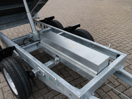 Eduard Geremde Eduard achterwaartse kipper - 256x150 cm - 2000 kg bruto laadvermogen - elektrisch, extern laden - 72 cm laadvloerhoogte