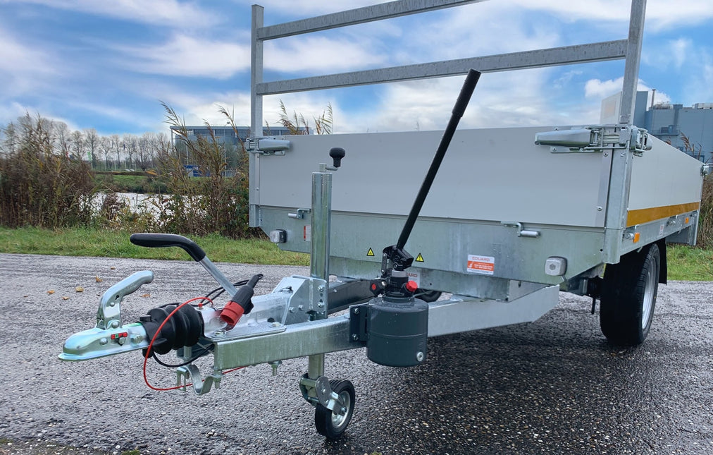 Eduard Geremde Eduard achterwaartse kipper - 256x150 cm - 2700 kg bruto laadvermogen - handpomp - 63 cm laadvloerhoogte