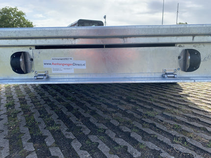 Eduard Geremde Eduard autotransporter - 406x200 cm - 2700 kg bruto laadvermogen - 56 cm laadvloerhoogte - 10 cm reling - inclusief lier en oprijplaten