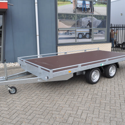 Eduard Geremde Eduard autotransporter - 406x200 cm - 3000 kg bruto laadvermogen - 63 cm laadvloerhoogte - 10 cm hoge reling - inclusief oprijplaten