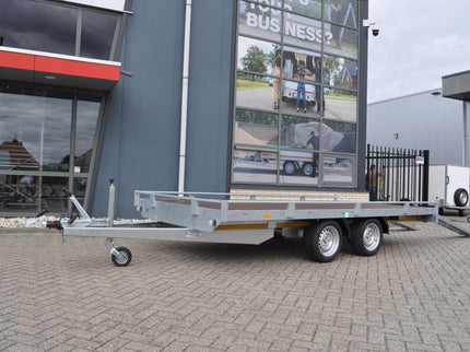 Eduard Geremde Eduard autotransporter - 406x200 cm - 3000 kg bruto laadvermogen - 63 cm laadvloerhoogte - 10 cm hoge reling - inclusief oprijplaten