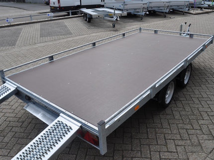 Eduard Geremde Eduard autotransporter - 406x200 cm - 3000 kg bruto laadvermogen - 63 cm laadvloerhoogte - 10 cm hoge reling - inclusief oprijplaten