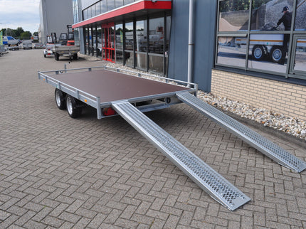 Eduard Geremde Eduard autotransporter - 406x200 cm - 3000 kg bruto laadvermogen - 63 cm laadvloerhoogte - 10 cm hoge reling - inclusief oprijplaten