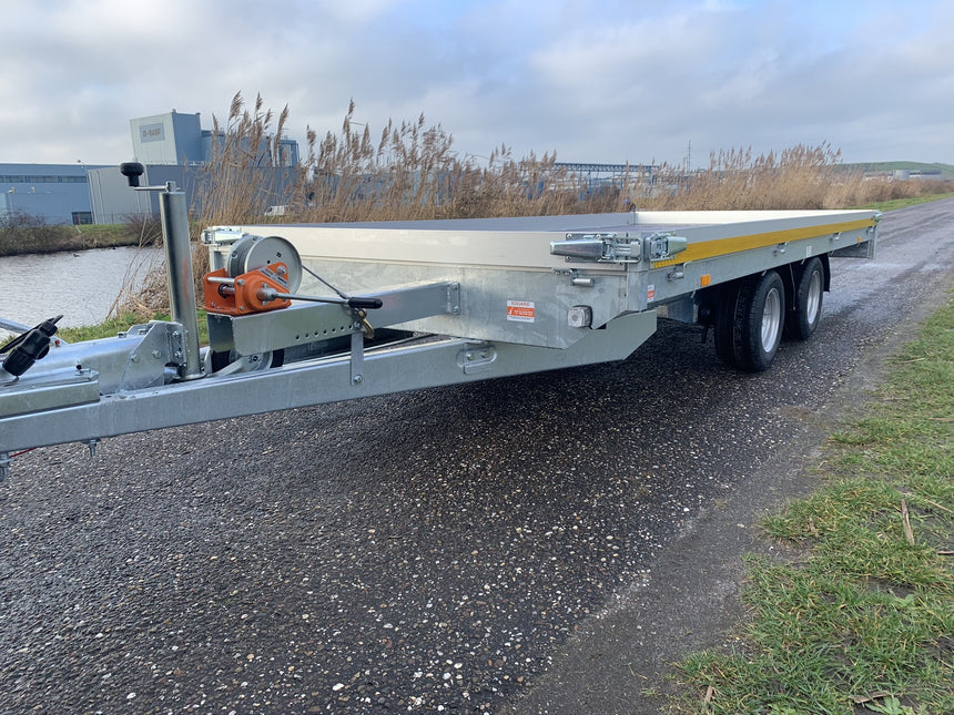 Eduard Geremde Eduard multitransporter - 406x180 cm - 2700 kg bruto laadvermogen - 56 cm laadvloerhoogte - 10 cm borden - inclusief oprijplaten en handlier
