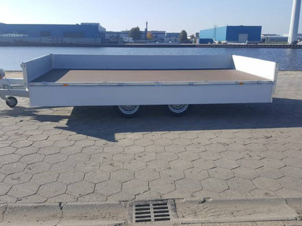 Eduard Geremde Eduard multitransporter - 406x220 cm - 3500 kg bruto laadvermogen - 63 cm laadvloerhoogte - 30 cm borden - inclusief oprijplaten en handlier