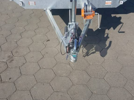 Eduard Geremde Eduard multitransporter - 406x220 cm - 3500 kg bruto laadvermogen - 63 cm laadvloerhoogte - 30 cm borden - inclusief oprijplaten en handlier