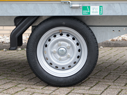 Eduard Geremde Eduard plateauwagen - 256x150 cm - 1350 kg bruto laadvermogen - 63 cm laadvloerhoogte - 30 cm borden