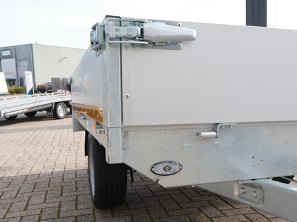 Eduard Geremde Eduard plateauwagen - 256x150 cm - 1350 kg bruto laadvermogen - 63 cm laadvloerhoogte - 30 cm borden