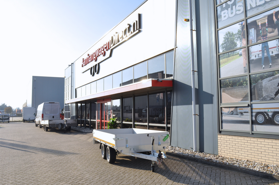 Eduard Geremde Eduard plateauwagen - 300x150 cm - 2000 kg bruto laadvermogen - 63 cm laadvloerhoogte - 30 cm borden