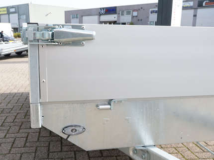 Eduard Geremde Eduard plateauwagen - 310x180 cm - 1500 kg bruto laadvermogen - 63 cm laadvloerhoogte - 30 cm borden