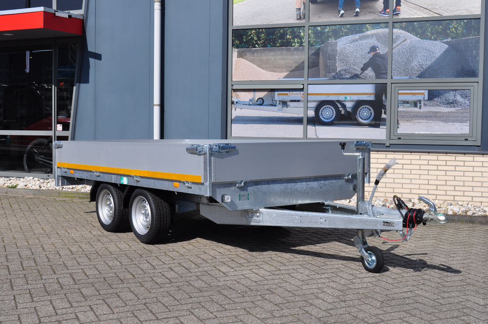Eduard Geremde Eduard plateauwagen - 310x180 cm - 2700 kg bruto laadvermogen - 63 cm laadvloerhoogte - 30 cm borden