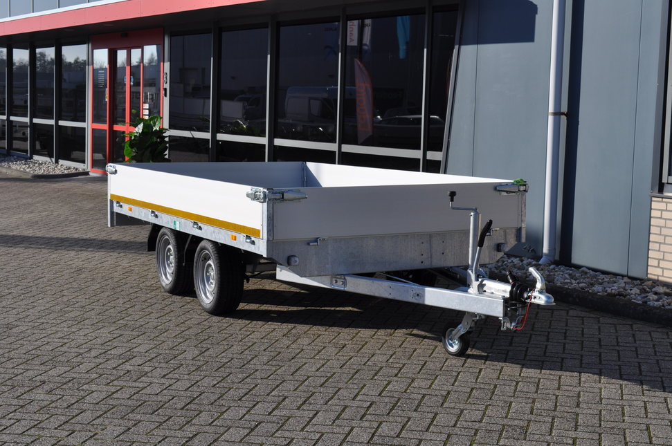 Eduard Geremde Eduard plateauwagen - 330x180 cm - 2000 kg bruto laadvermogen - 63 cm laadvloerhoogte - 30 cm borden