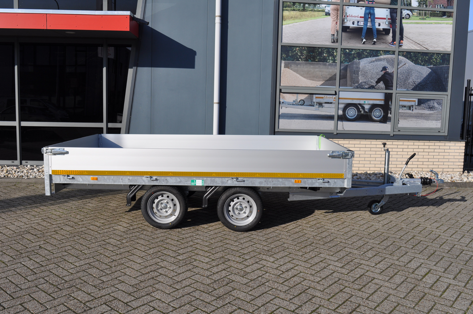 Eduard Geremde Eduard plateauwagen - 330x180 cm - 2000 kg bruto laadvermogen - 63 cm laadvloerhoogte - 30 cm borden