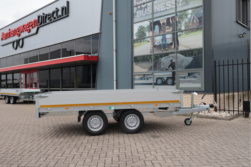 Eduard Geremde Eduard plateauwagen - 330x180 cm - 2500 kg bruto laadvermogen - 72 cm laadvloerhoogte - 30 cm borden