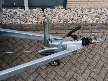 Eduard Geremde Eduard plateauwagen - 330x180 cm - 2500 kg bruto laadvermogen - 72 cm laadvloerhoogte - 30 cm borden