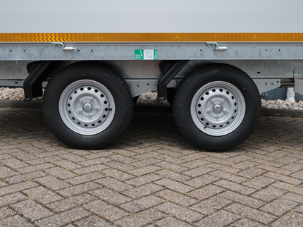 Eduard Geremde Eduard plateauwagen - 330x180 cm - 2500 kg bruto laadvermogen - 72 cm laadvloerhoogte - 30 cm borden