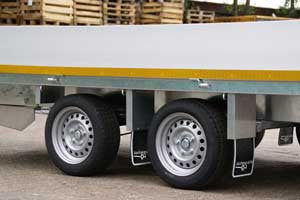 Eduard Geremde Eduard plateauwagen - 406x180 cm - 3500 kg bruto laadvermogen - 63 cm laadvloerhoogte - 30 cm borden