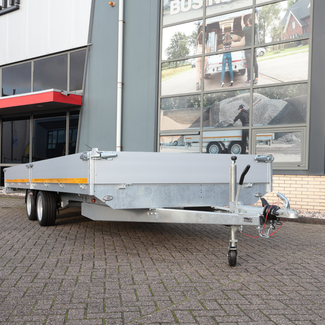 Eduard Geremde Eduard plateauwagen - 606x200 cm - 2700 kg bruto laadvermogen - 63 cm laadvloerhoogte - 30 cm borden