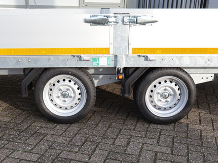 Eduard Geremde Eduard plateauwagen - 606x200 cm - 2700 kg bruto laadvermogen - 63 cm laadvloerhoogte - 30 cm borden