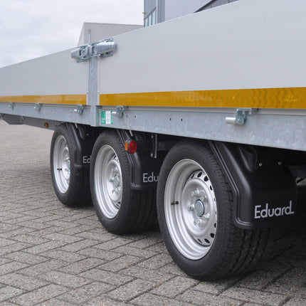 Eduard Geremde Eduard plateauwagen - 606x220 cm - 3500 kg bruto laadvermogen - 63 cm laadvloerhoogte - 30 cm borden - tridem asser