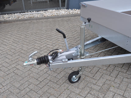 Eduard Geremde Eduard plateauwagen - 606x220 cm - 3500 kg bruto laadvermogen - 63 cm laadvloerhoogte - 30 cm borden - tridem asser