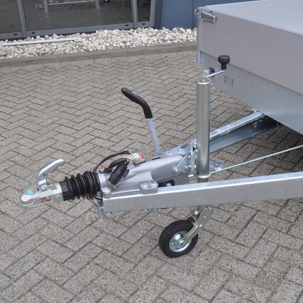 Eduard Geremde Eduard plateauwagen - 606x220 cm - 3500 kg bruto laadvermogen - 63 cm laadvloerhoogte - 30 cm borden - tridem asser